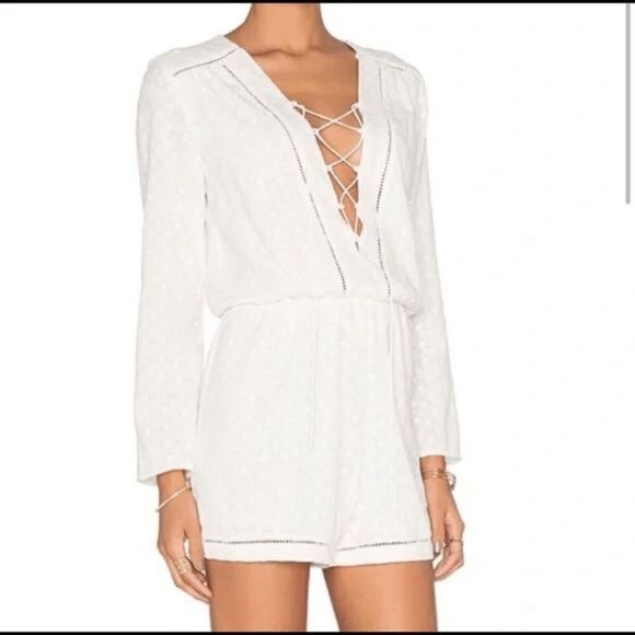 WAYF White Long Sleeve Lattice Trim Floral Eyelet Shorts Romper Small - Picture 11 of 12